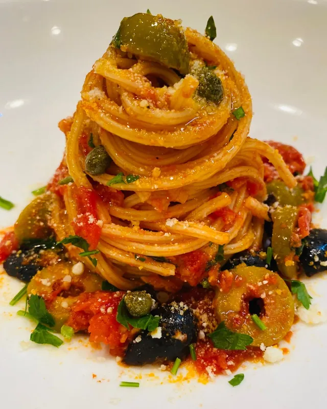 ALEXIA'S SPAGHETTI PUTTANESCA