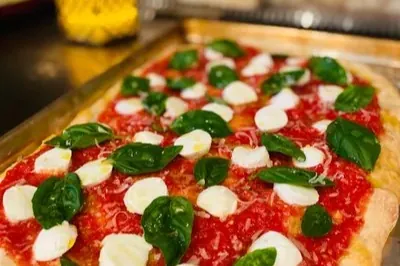 Margherita Pizza (Home Oven)